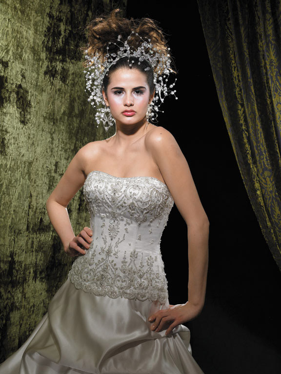 Orifashion HandmadeRomantic Embroidered and Beaded Wedding Dress